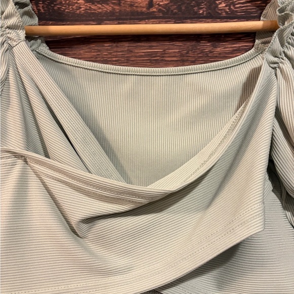 SHEIN Puff Sleeve Crop Top - Light Gray - Picture 8 of 12